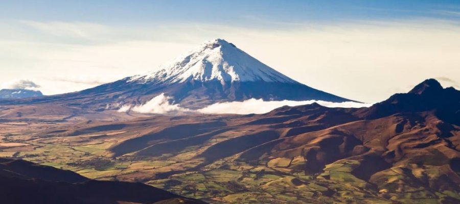 Galapagos PRO Ecuador Reisen Ausflüge mit Blick auf den Cotopaxi Vulkan