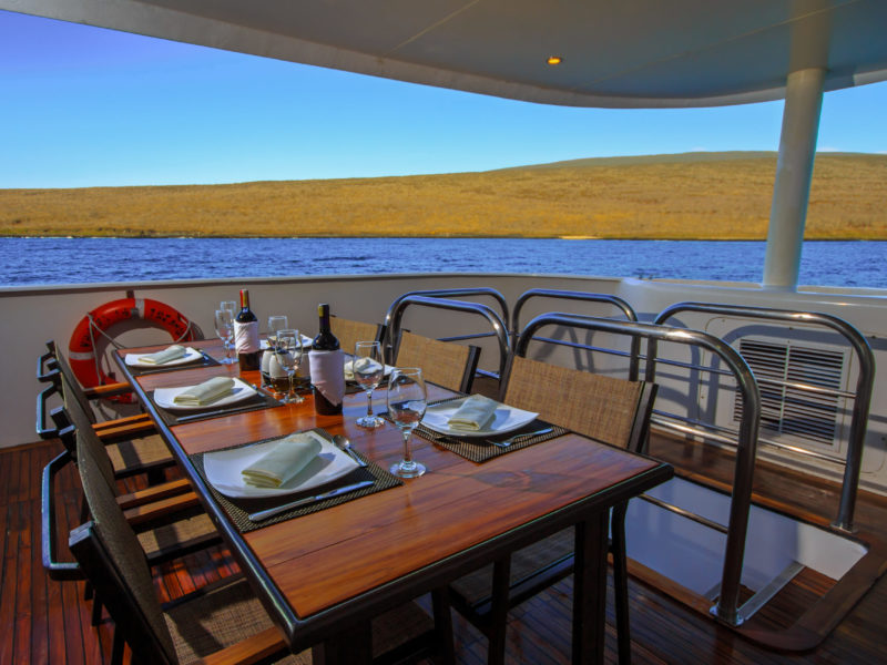 Treasure_of_Galapagos-2017-Al_fresco_dining-3