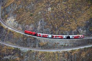 Thrilling train ride at the devil's nose - Ecuador travel (Nariz del Diablo)