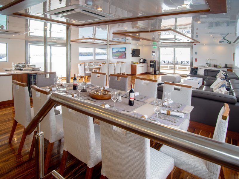 Galapagos cruise Infinity dining and lounge